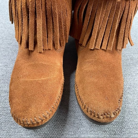 Minnetonka Three Layer Fringe Boot Suede Leather - Picture 8 of 14